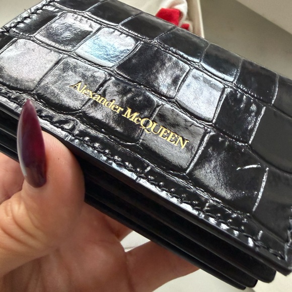 NEW Alexander McQueen Black Croc-Embossed Crossbody Cardholder on chain - Picture 10 of 16